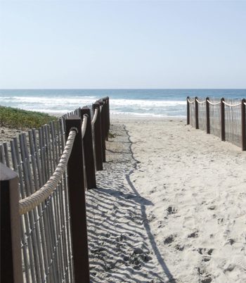 Sandy walkway out to the ocean